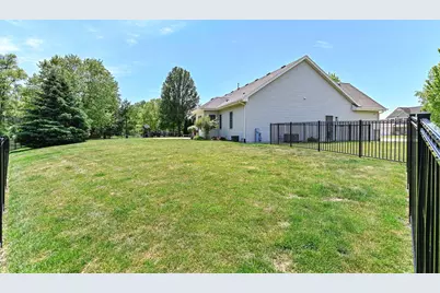 6305  Cedarhedge Dr, Racine, WI 53406 - Photo 38