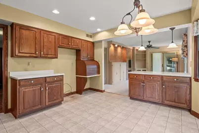 N87W15765  Belleview Blvd, Menomonee Falls, WI 53051 - Photo 10