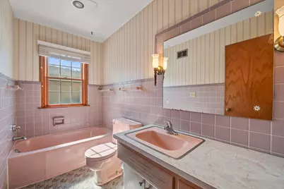 N87W15765  Belleview Blvd, Menomonee Falls, WI 53051 - Photo 18