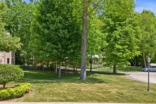 20750 Lincolnshire Ct, Brookfield, WI 53045 - Photo 36