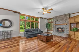 20750 Lincolnshire Ct, Brookfield, WI 53045 - Photo 4