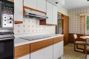 1127 Lincoln Blvd, Manitowoc, WI 54220 - Photo 24