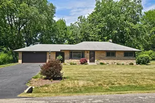 N102W15320 Venus Ct, Germantown, WI 53022 - Photo 1