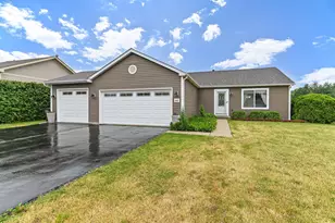 1063 Pheasant Dr, Genoa City, WI 53128 - Photo 1