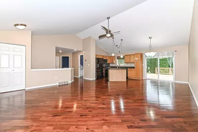 1063  Pheasant Dr, Genoa City, WI 53128 - Photo 8