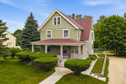 924 W Grand Ave, Port Washington, WI 53074 - Photo 2
