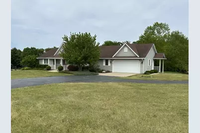 8651  Fieldstone Ct, Burlington, WI 53105 - Photo 4