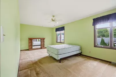 4100 S 119th St, Greenfield, WI 53228 - Photo 14