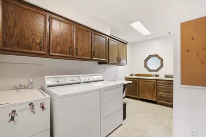 4100 S 119th St, Greenfield, WI 53228 - Photo 8