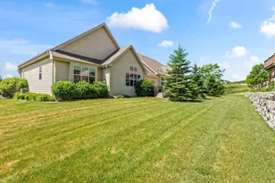 3506 Hawthorn Hill Dr, Waukesha, WI 53188 - Photo 30