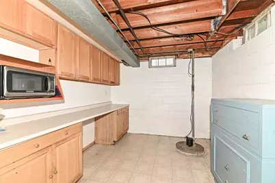 3220 W Howard Ave, Greenfield, WI 53221 - Photo 20