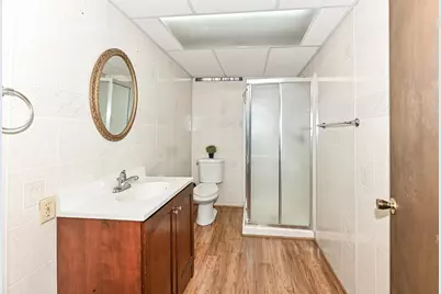 3220 W Howard Ave, Greenfield, WI 53221 - Photo 18