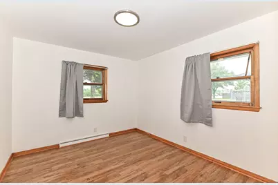 3220 W Howard Ave, Greenfield, WI 53221 - Photo 10