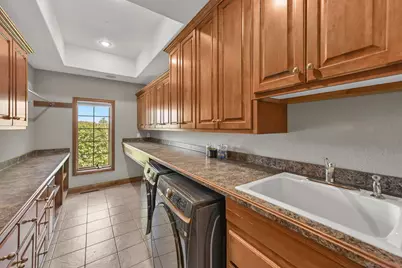 3277 N Canterbury Ln, Summit, WI 53066 - Photo 26