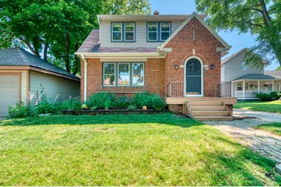 426 N 70th St, Wauwatosa, WI 53213 - Photo 2