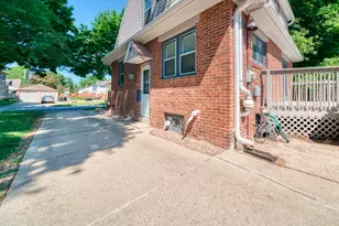 426 N 70th St, Wauwatosa, WI 53213 - Photo 4