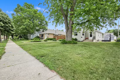 802 S 90th St, West Allis, WI 53214 - Photo 4