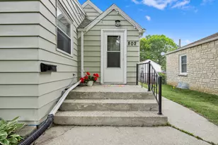 802 S 90th St, West Allis, WI 53214 - Photo 2