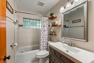 2945 Cottonwood Ct, Brookfield, WI 53005 - Photo 4