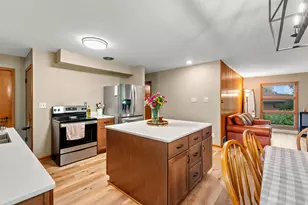 2945 Cottonwood Ct, Brookfield, WI 53005 - Photo 14