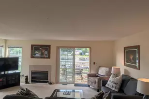 2161 Landings Ln, Delavan, WI 53115 - Photo 6