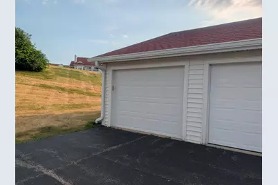 2161  Landings Ln, Delavan, WI 53115 - Photo 28