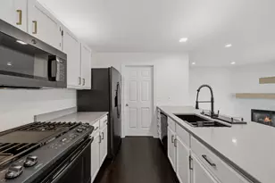 658 Geneva National Ave, Geneva, WI 53147 - Photo 6