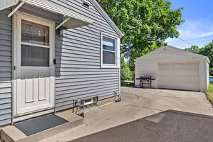 9500 W Elmore Ave, Milwaukee, WI 53222 - Photo 34