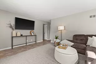 9500 W Elmore Ave, Milwaukee, WI 53222 - Photo 12