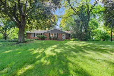 W225N247  Lexington Dr, Pewaukee, WI 53186 - Photo 1