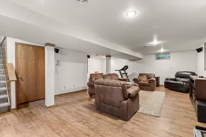W225N247  Lexington Dr, Pewaukee, WI 53186 - Photo 32