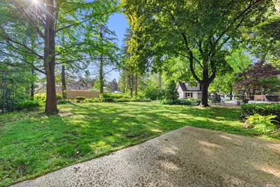W225N247  Lexington Dr, Pewaukee, WI 53186 - Photo 36