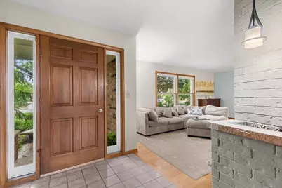 W225N247  Lexington Dr, Pewaukee, WI 53186 - Photo 6