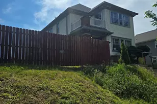 2026 N 39th St, Milwaukee, WI 53208 - Photo 2