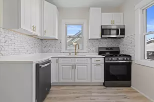 250 N Henninger St, Mayville, WI 53050 - Photo 10