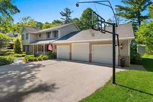 602 Wild Oak Dr, Manitowoc, WI 54220 - Photo 4