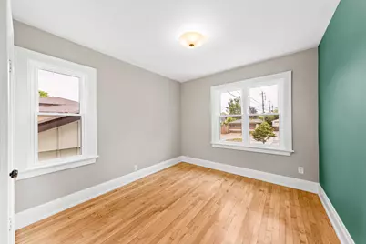 6820 W Hayes Ave, West Allis, WI 53219 - Photo 14