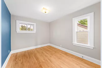 6820 W Hayes Ave, West Allis, WI 53219 - Photo 12