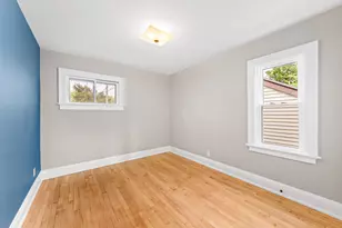 6820 W Hayes Ave, West Allis, WI 53219 - Photo 12