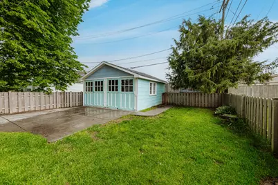 6820 W Hayes Ave, West Allis, WI 53219 - Photo 36