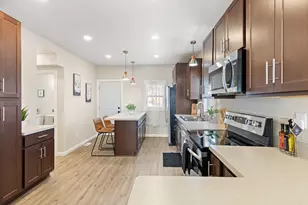 2172 S 76th St, West Allis, WI 53219 - Photo 6
