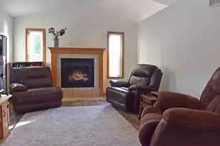 1524 E Monroe Ave, Hartford, WI 53027 - Photo 8