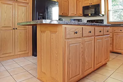 1524 E Monroe Ave, Hartford, WI 53027 - Photo 10