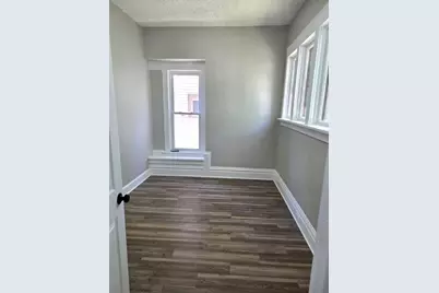 1212 W Chambers St, Milwaukee, WI 53206 - Photo 12