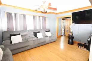 4064 N 24th St, Milwaukee, WI 53209 - Photo 2