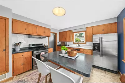 2752 N 69th St, Milwaukee, WI 53210 - Photo 12