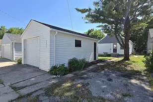2471 S 74th St, West Allis, WI 53219 - Photo 40