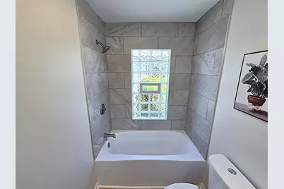 2471 S 74th St, West Allis, WI 53219 - Photo 18
