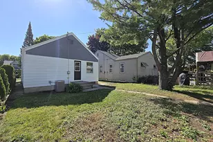 2471 S 74th St, West Allis, WI 53219 - Photo 34