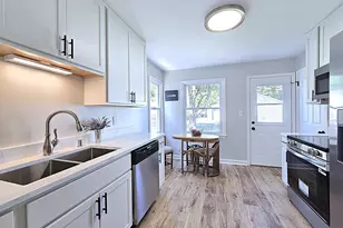2471 S 74th St, West Allis, WI 53219 - Photo 4